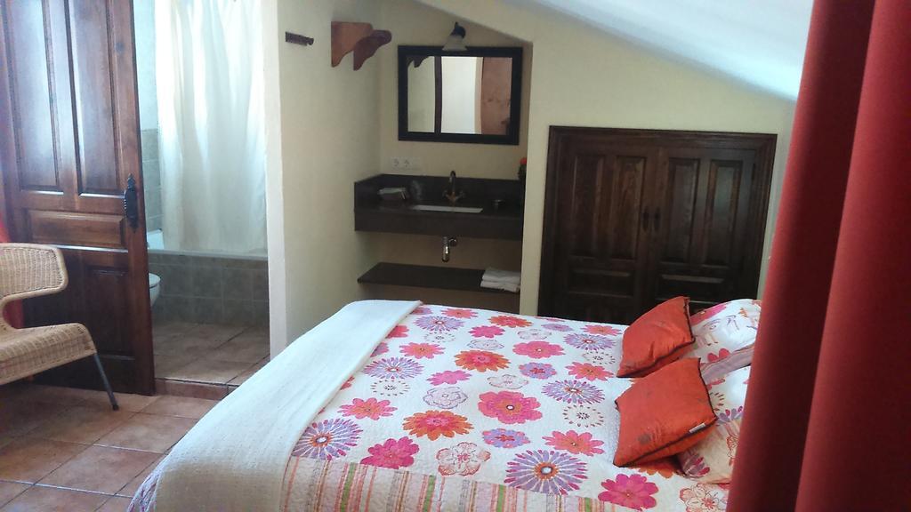 Hostal Rural Molino Del Bombo 아레세나 객실 사진